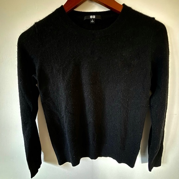 Uniqlo Women's Black Cashmere Crew Neck Sweater - Picture 2 of 6